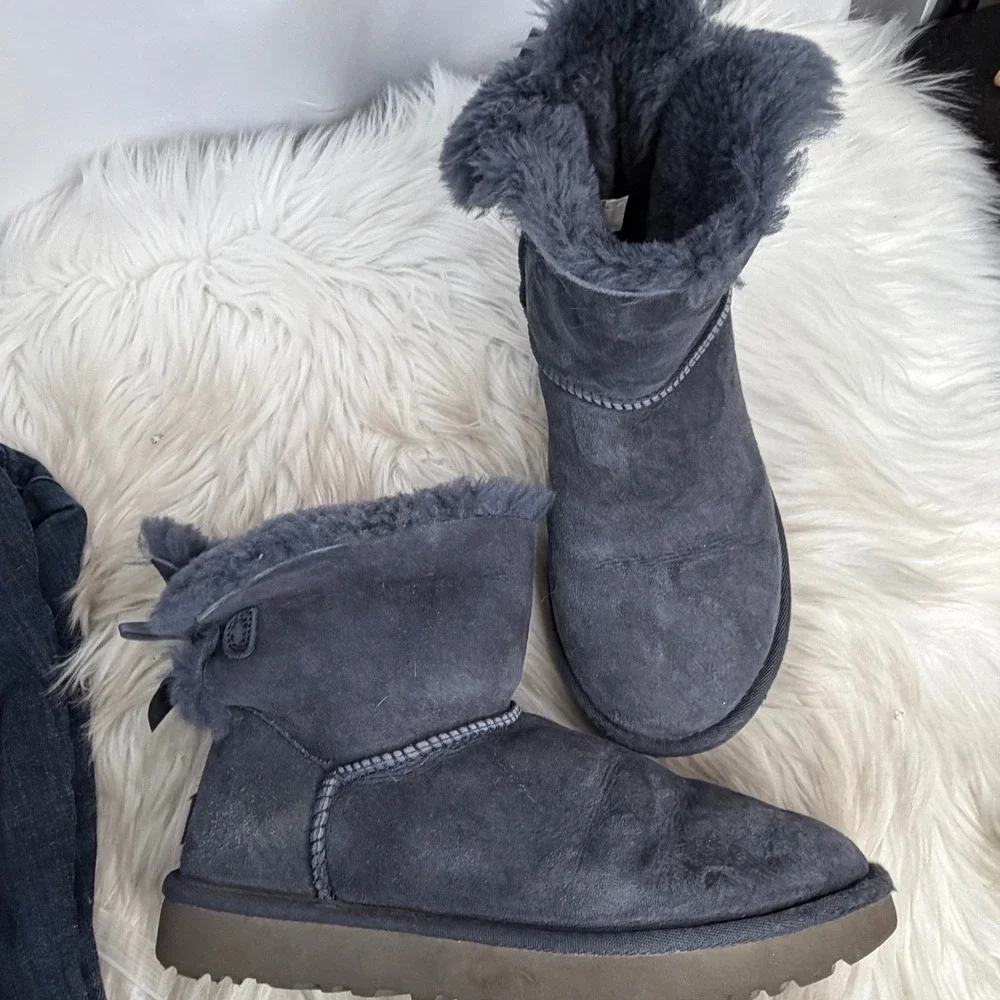 UGG Custom Bailey Bow II Grey Suede Sheepskin Boots 1016501 Womens 7